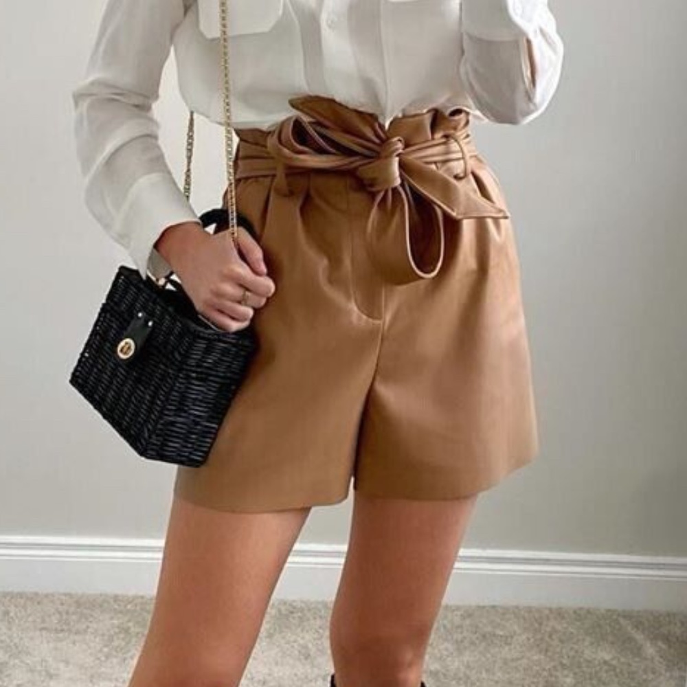 NWT Zara faux leather paperbag shorts M☃️